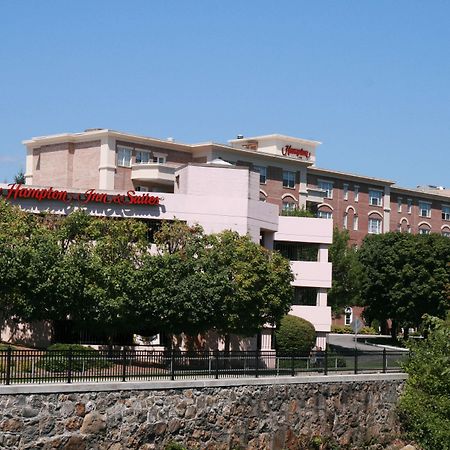 Hampton Inn & Suites Stamford Esterno foto