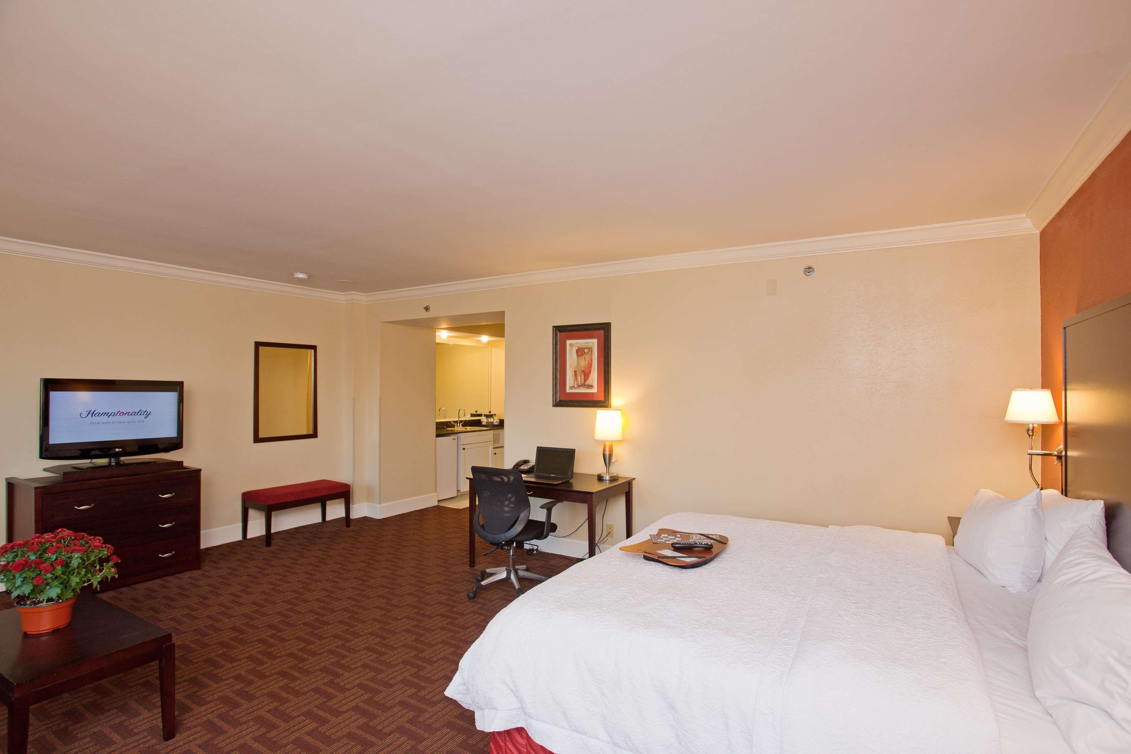 Hampton Inn & Suites Stamford Esterno foto