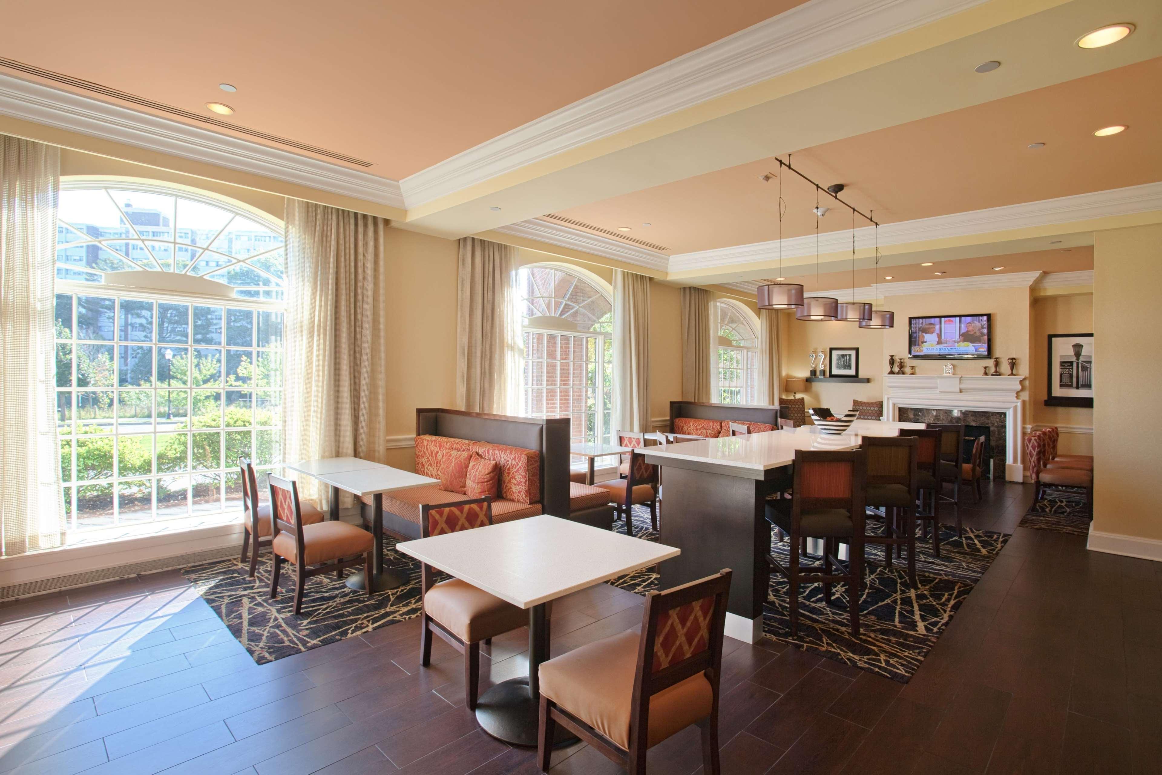 Hampton Inn & Suites Stamford Esterno foto