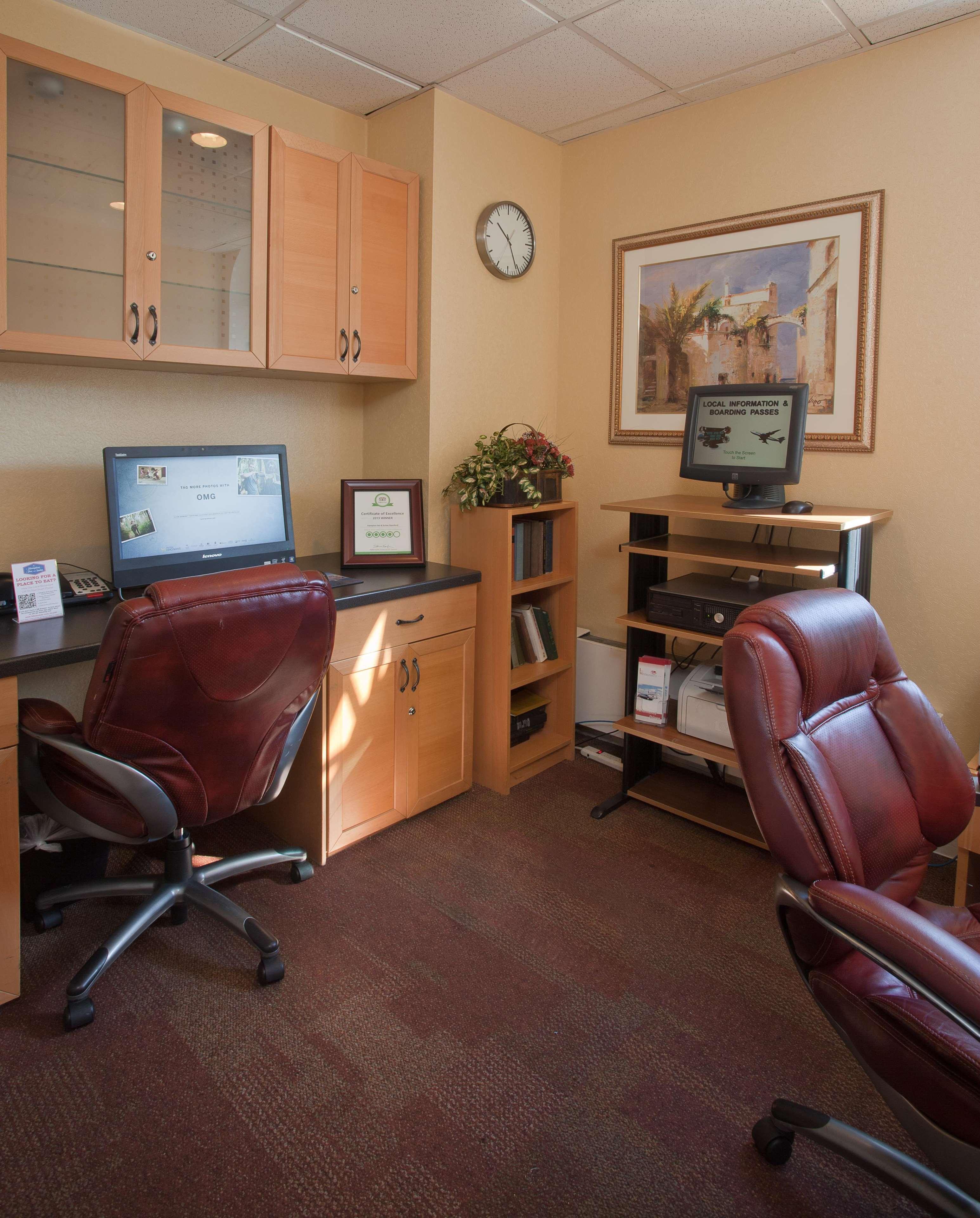 Hampton Inn & Suites Stamford Esterno foto