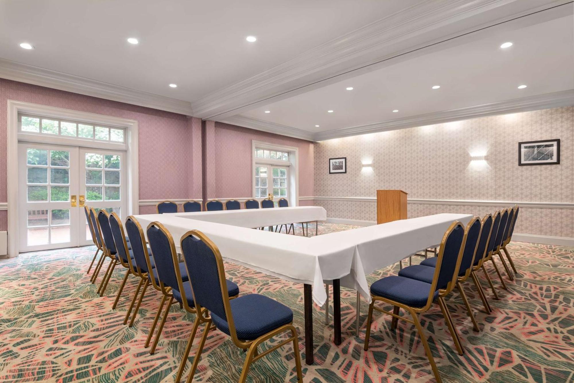 Hampton Inn & Suites Stamford Esterno foto